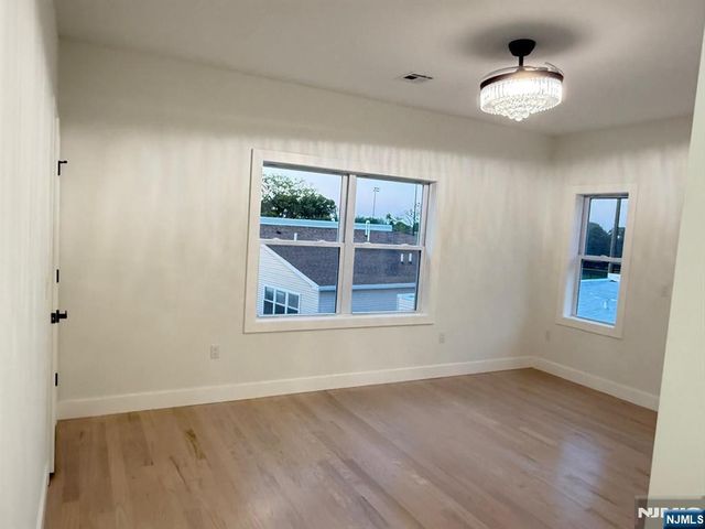 524 15th Street, Newark, NJ 07103