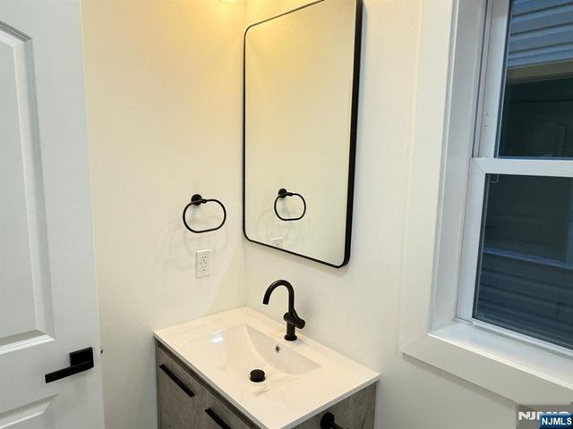 524 15th Street, Newark, NJ 07103