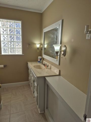 103 Farley Heights, Benton, KY 42025