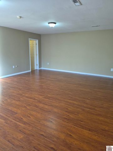 103 Farley Heights, Benton, KY 42025