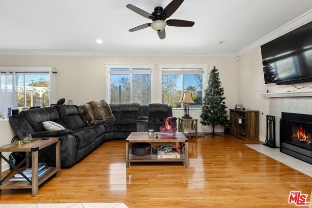 1064 Darwin Drive, Oceanside, CA 92056