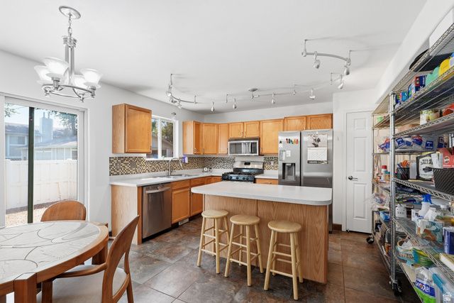 7085 S OWLS LN, Midvale, UT 84047