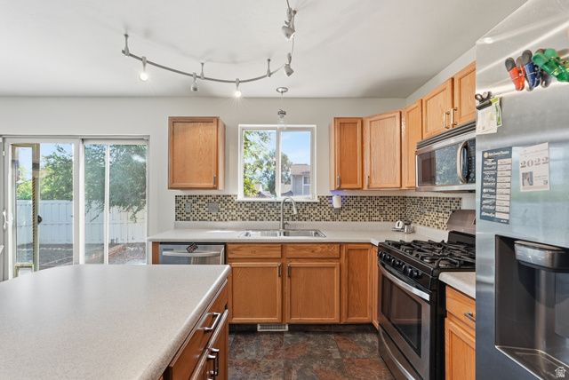 7085 S OWLS LN, Midvale, UT 84047