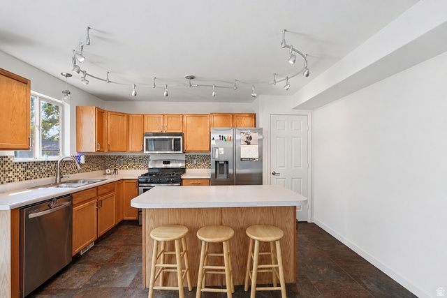 7085 S OWLS LN, Midvale, UT 84047