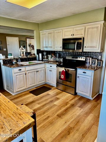 5321 W Highway 60, Monett, MO 65708