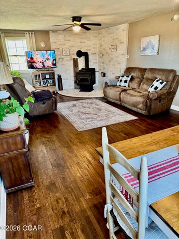 5321 W Highway 60, Monett, MO 65708