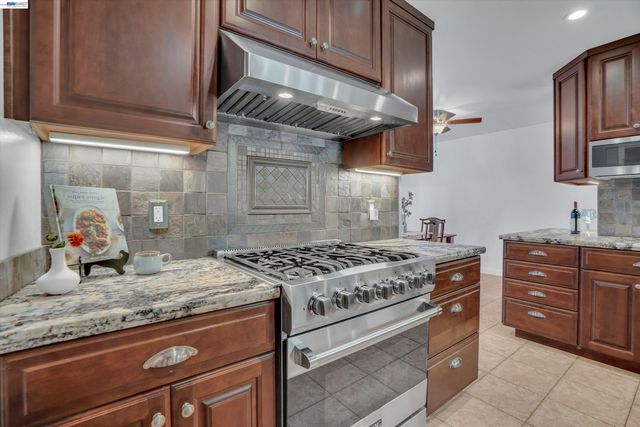 18419 Clifton Way, Castro Valley, CA 94546