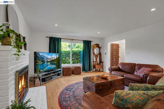 18419 Clifton Way, Castro Valley, CA 94546