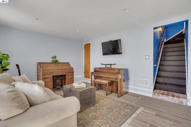 18419 Clifton Way, Castro Valley, CA 94546