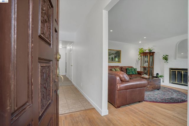 18419 Clifton Way, Castro Valley, CA 94546