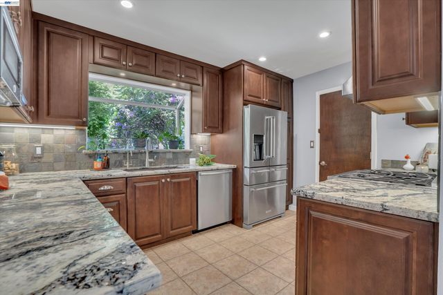18419 Clifton Way, Castro Valley, CA 94546