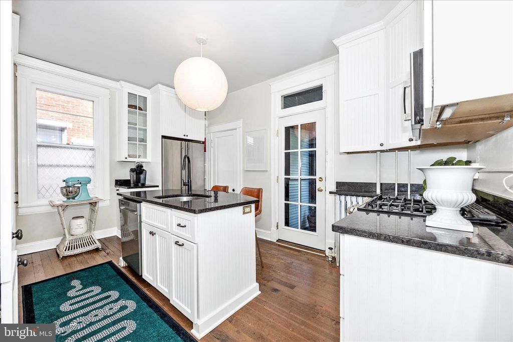 Image 13 of property listing at 506 ELM ST, Frederick, MD 21701