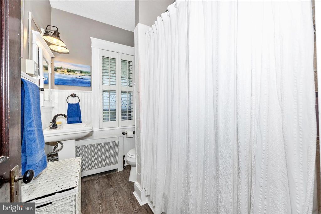 Image 34 of property listing at 506 ELM ST, Frederick, MD 21701