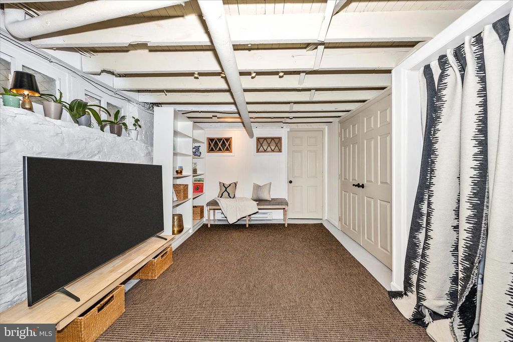Image 40 of property listing at 506 ELM ST, Frederick, MD 21701