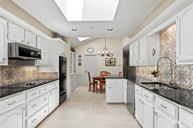 7230 Lane Park Drive, Dallas, TX 75225