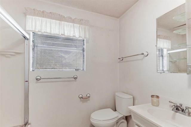 1012 N Water ST, Burnet, TX 78611