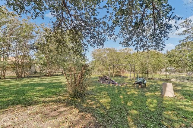 1012 N Water ST, Burnet, TX 78611