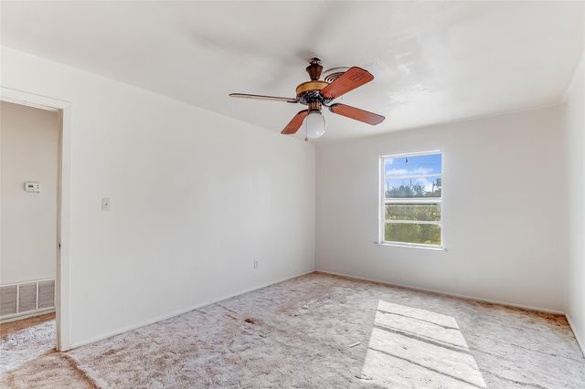 1012 N Water ST, Burnet, TX 78611