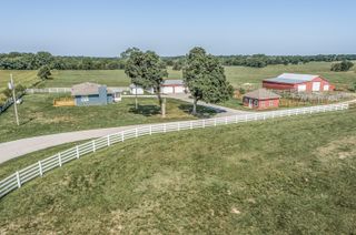 4697 North Farm Road 175, Springfield, MO 65803