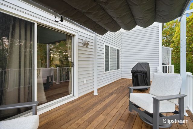 857 Pinnacle Run Drive SE, Grand Rapids, MI 49546