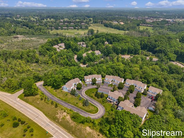 857 Pinnacle Run Drive SE, Grand Rapids, MI 49546