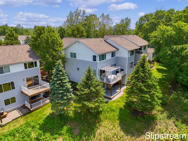 857 Pinnacle Run Drive SE, Grand Rapids, MI 49546