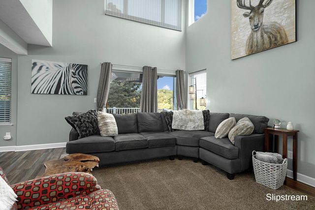 857 Pinnacle Run Drive SE, Grand Rapids, MI 49546