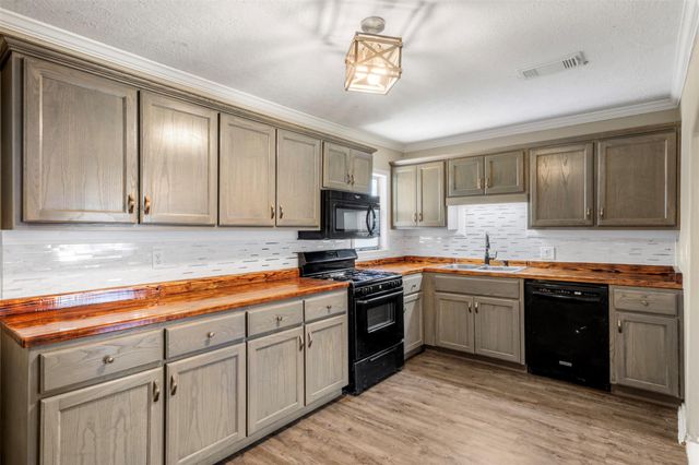 1805 Harding Street, Pasadena, TX 77502