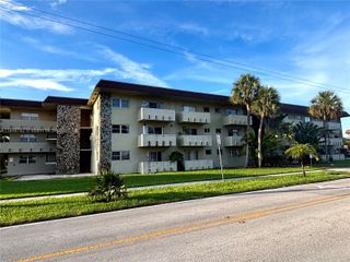7505 SW 82nd St 318, Miami, FL 33143
