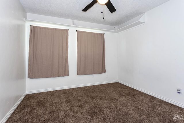 2316 Sandpiper Road, Bakersfield, CA 93309