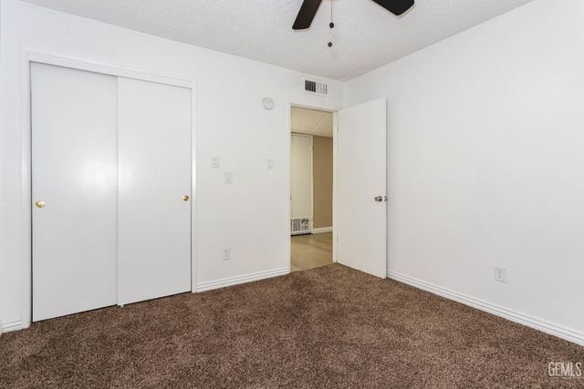 2316 Sandpiper Road, Bakersfield, CA 93309