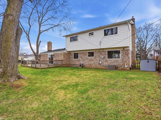 32253 Newcastle Drive, Warren, MI 48093