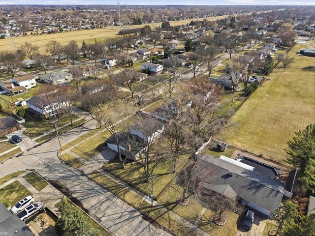 32253 Newcastle Drive, Warren, MI 48093