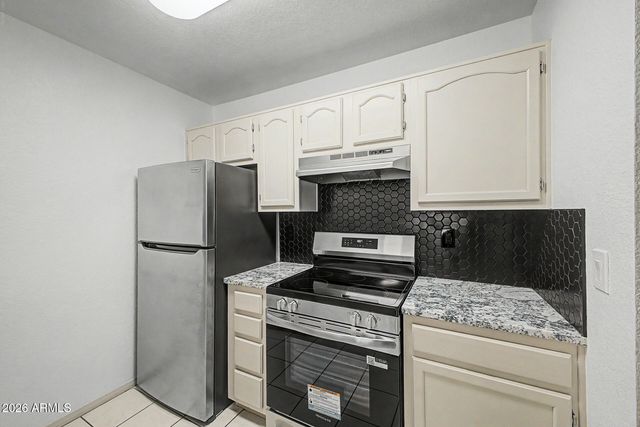 510 N ALMA SCHOOL Road 152, Mesa, AZ 85201