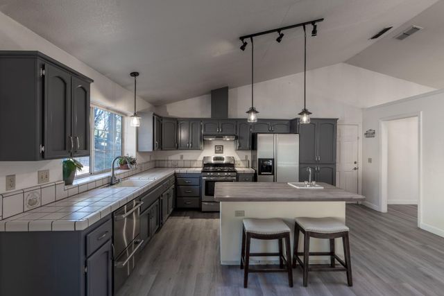 2100 Hidden Acre Rd, Meadow Vista, CA 95722