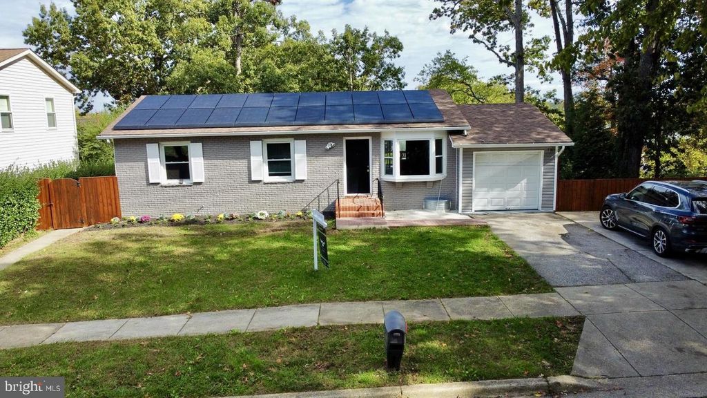 5613 GREGORY DR, Lanham, MD 20706