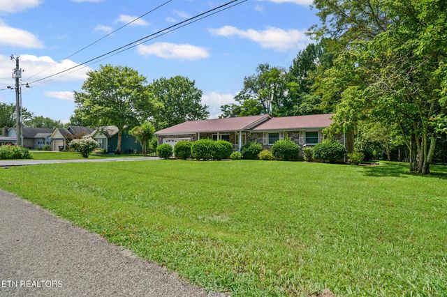1561 Edgefield Court, Cookeville, TN 38506