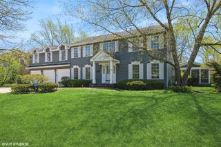 1485 Lexington Road, Green Oaks, IL 60048
