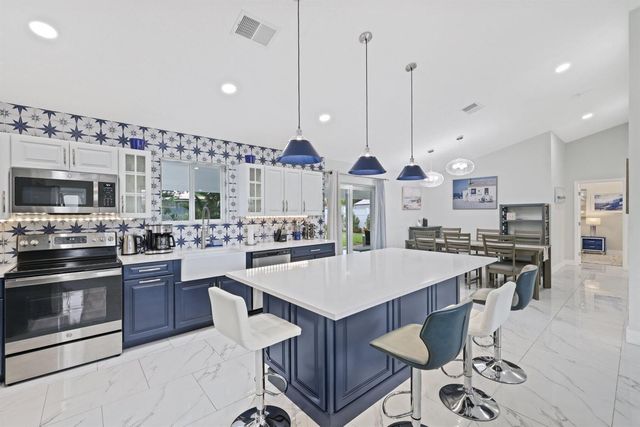 510 NE 38th Street, Deerfield Beach, FL 33064