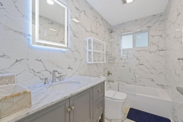 510 NE 38th Street, Deerfield Beach, FL 33064