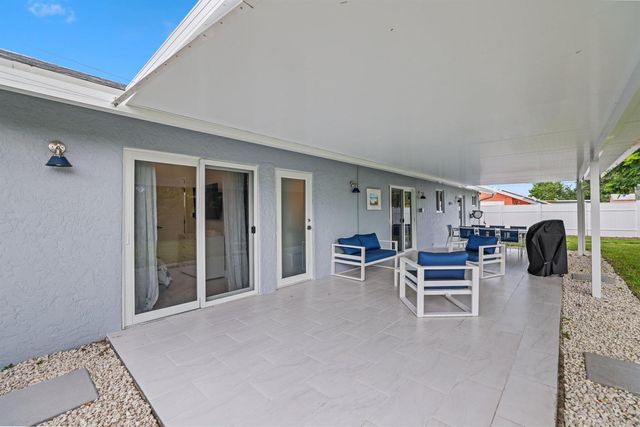 510 NE 38th Street, Deerfield Beach, FL 33064