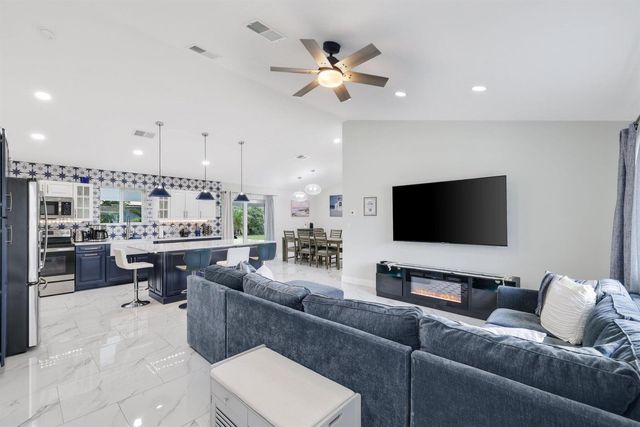 510 NE 38th Street, Deerfield Beach, FL 33064