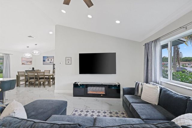 510 NE 38th Street, Deerfield Beach, FL 33064