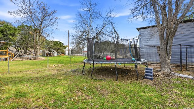 181 Dobie, Wimberley, TX 78676