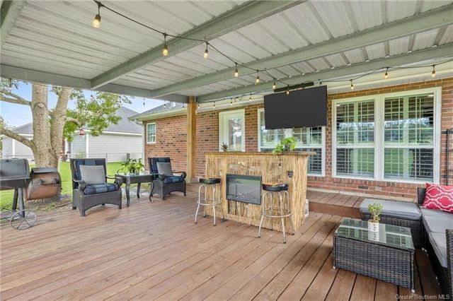 2231 W Dave Dugas Road, Sulphur, LA 70665