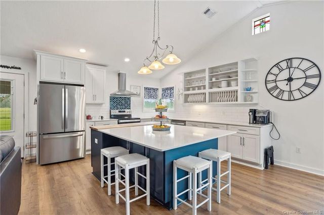 2231 W Dave Dugas Road, Sulphur, LA 70665