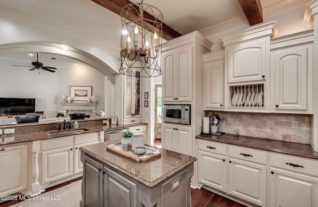 110 Meadow Park Drive, Canton, MS 39046