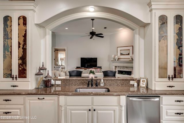 110 Meadow Park Drive, Canton, MS 39046