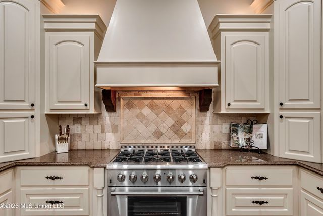 110 Meadow Park Drive, Canton, MS 39046
