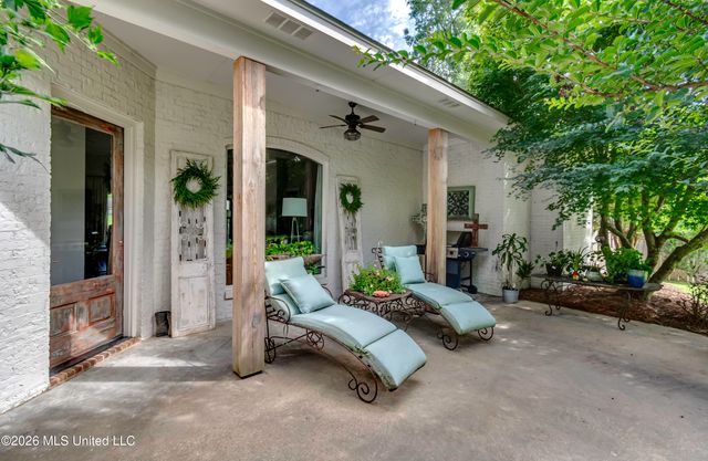110 Meadow Park Drive, Canton, MS 39046